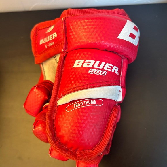 Bauer 500 Junior 8” Red and White Hockey Gloves - Picture 8 of 9